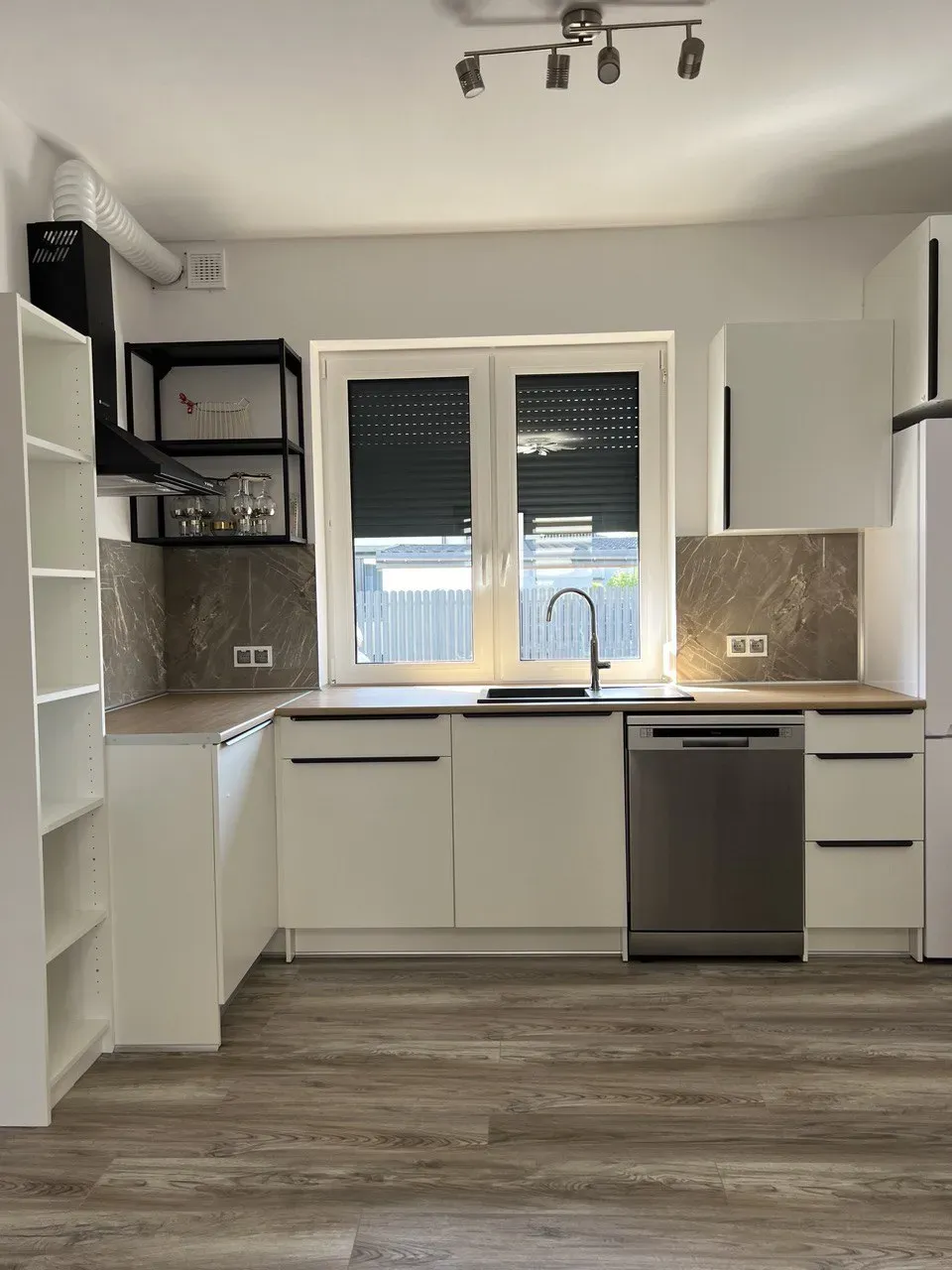 For rent: 3-room apartment in Ząbkach. 2